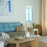 Apartment To Kamnaki - Beachfront In