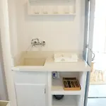 To Kamnaki - Beachfront In Apartment *