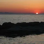 Apartment To Kamnaki - Beachfront In