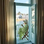 To Kamnaki - Beachfront In Apartment *