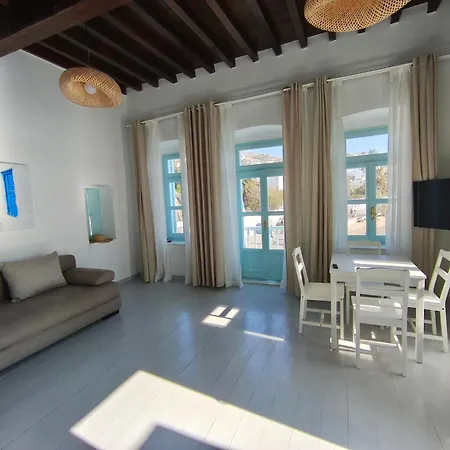 To Kamnaki - Beachfront Apartment In Mykonos Town *