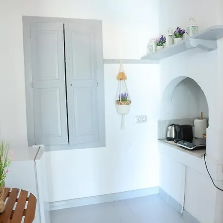 To Kamnaki - Beachfront In Apartment *