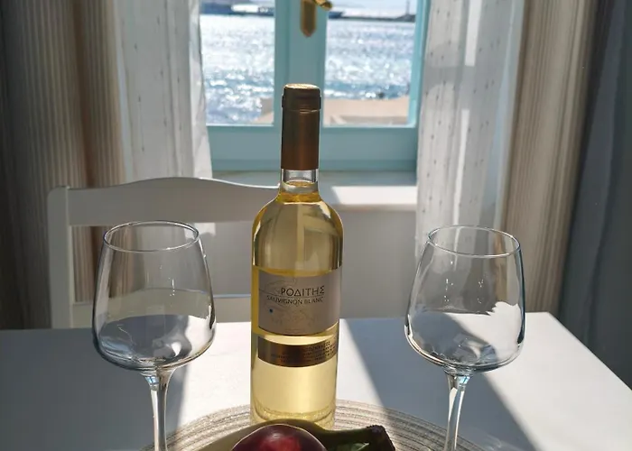 To Kamnaki - Beachfront Apartment In Mykonos Town