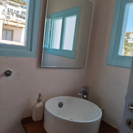 To Kamnaki Seaview In Mykonos' Heart